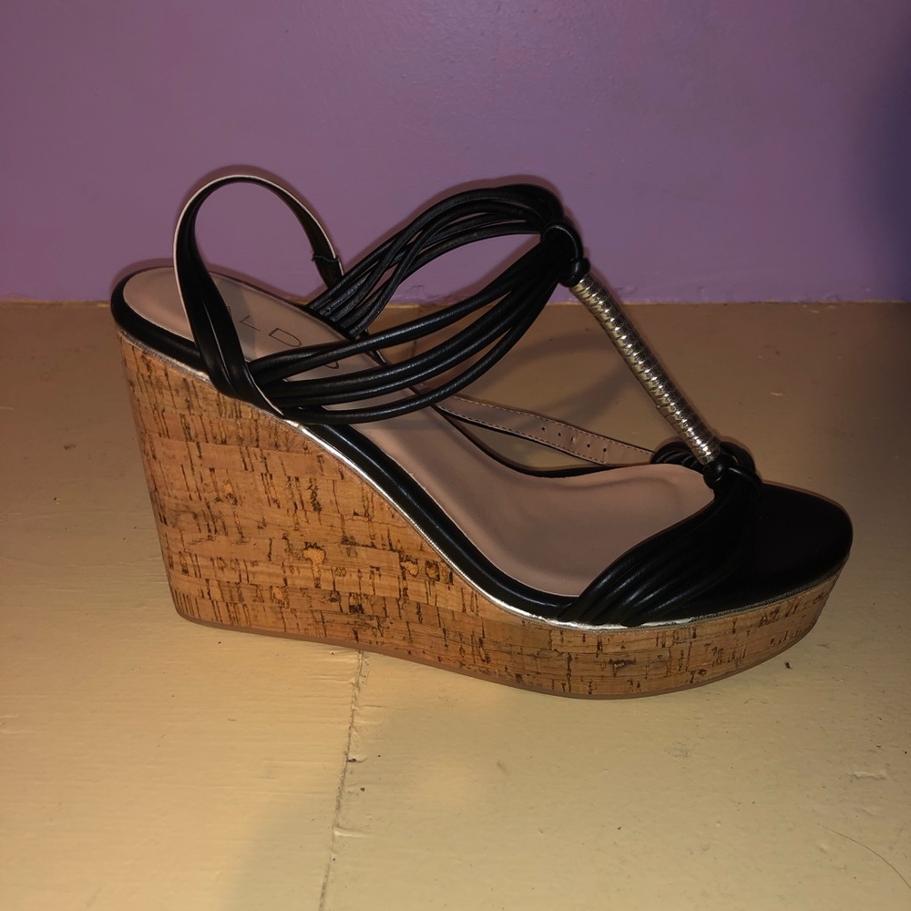 Black Wedges